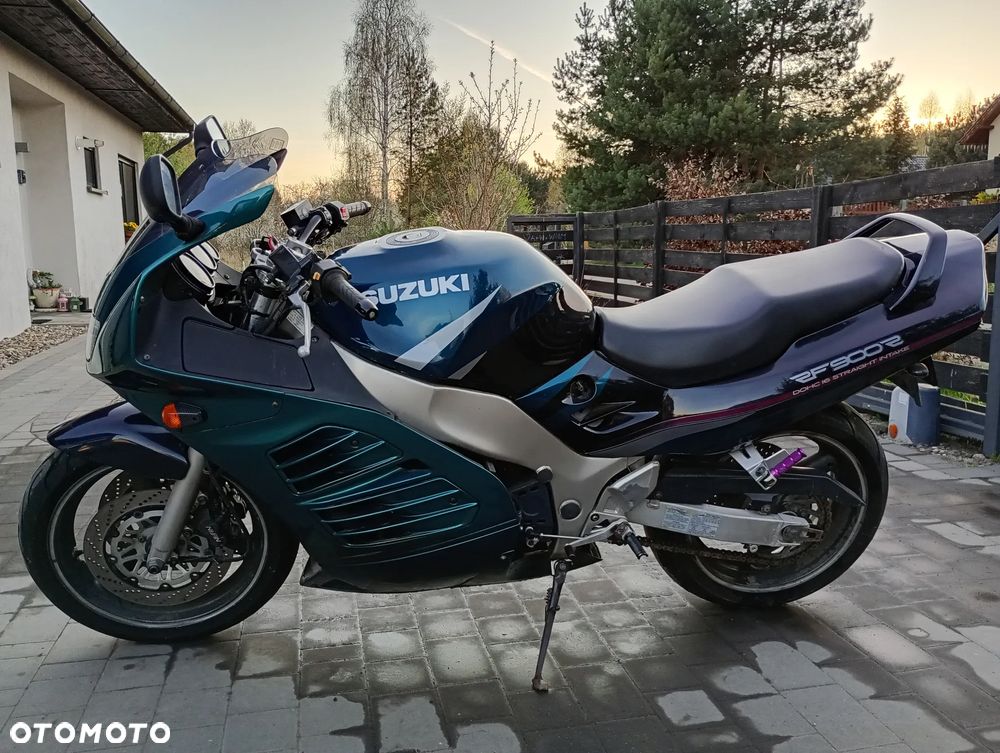 Suzuki RF - 10