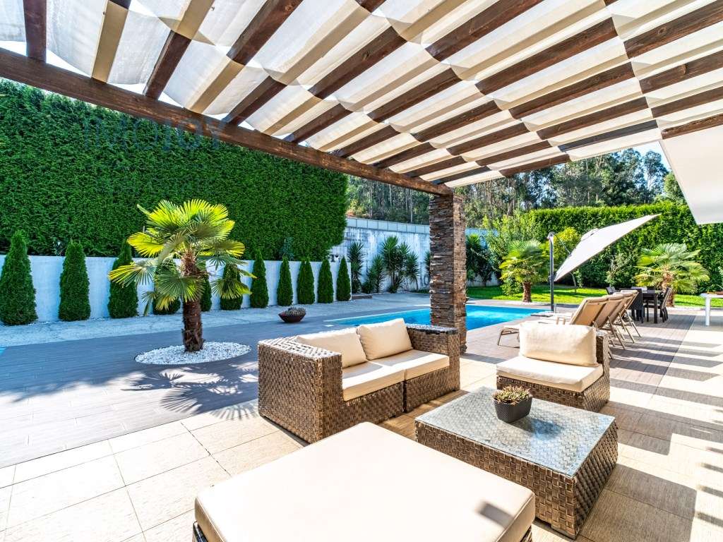 Moradia T5 de Sonho em Paredes com Jardim Piscina e Áreas Amplas - Grande imagem: 2/48