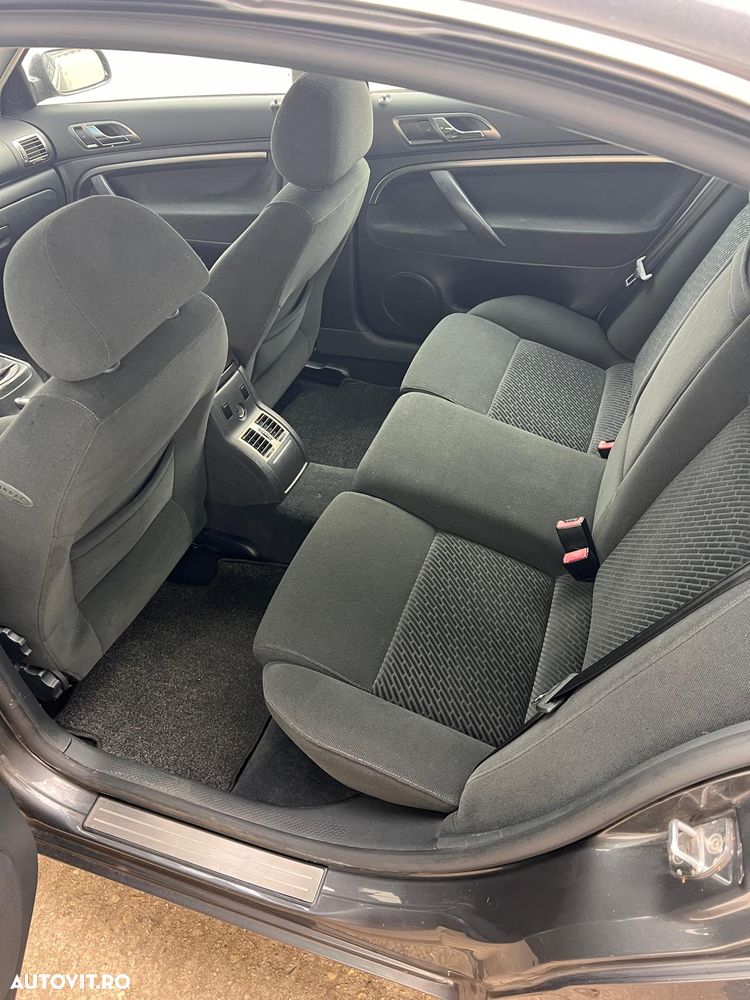 Skoda Superb 1,9 TDI Elegance - 8