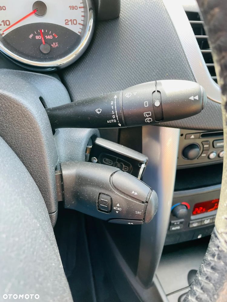 Peugeot 207 - 17