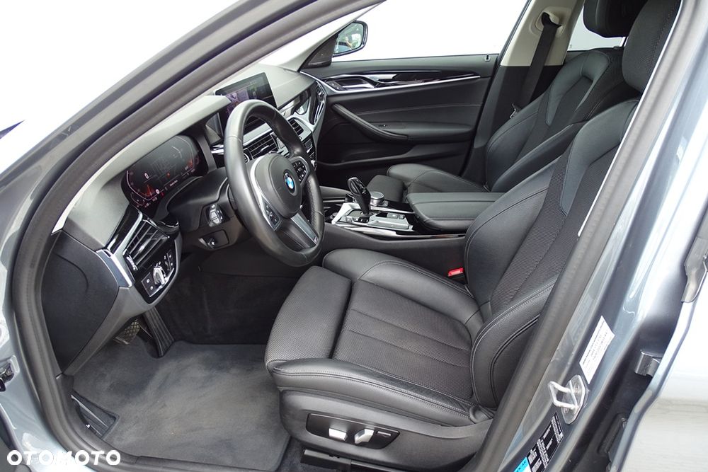 BMW Seria 5 530i Sport Line - 15