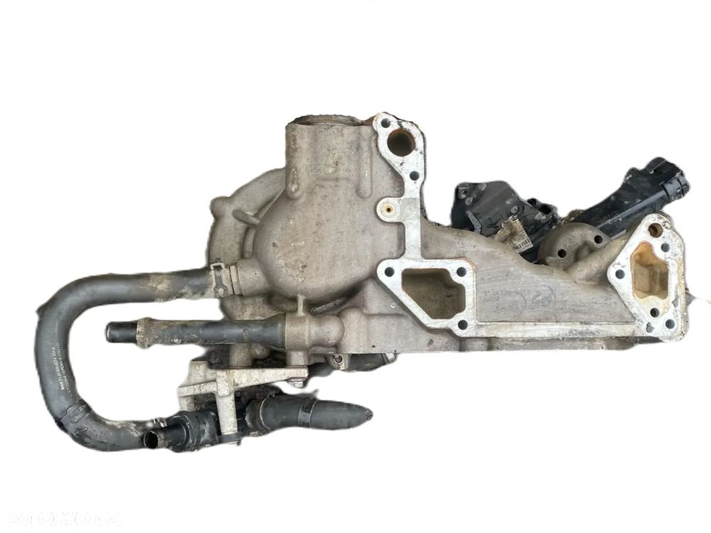 OBUDOWA POMPY WODY POMPA WODY MAN TGX D2676 LF26  EURO 6 - 3