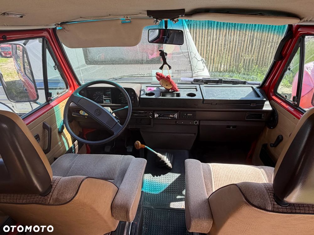 Volkswagen Caravelle - 8