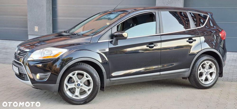 Ford Kuga 2.0 TDCi 2x4 Titanium - 4