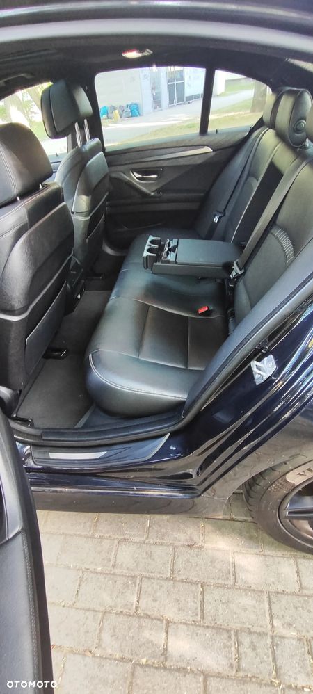 BMW Seria 5 528i Sport-Aut Luxury Line - 10