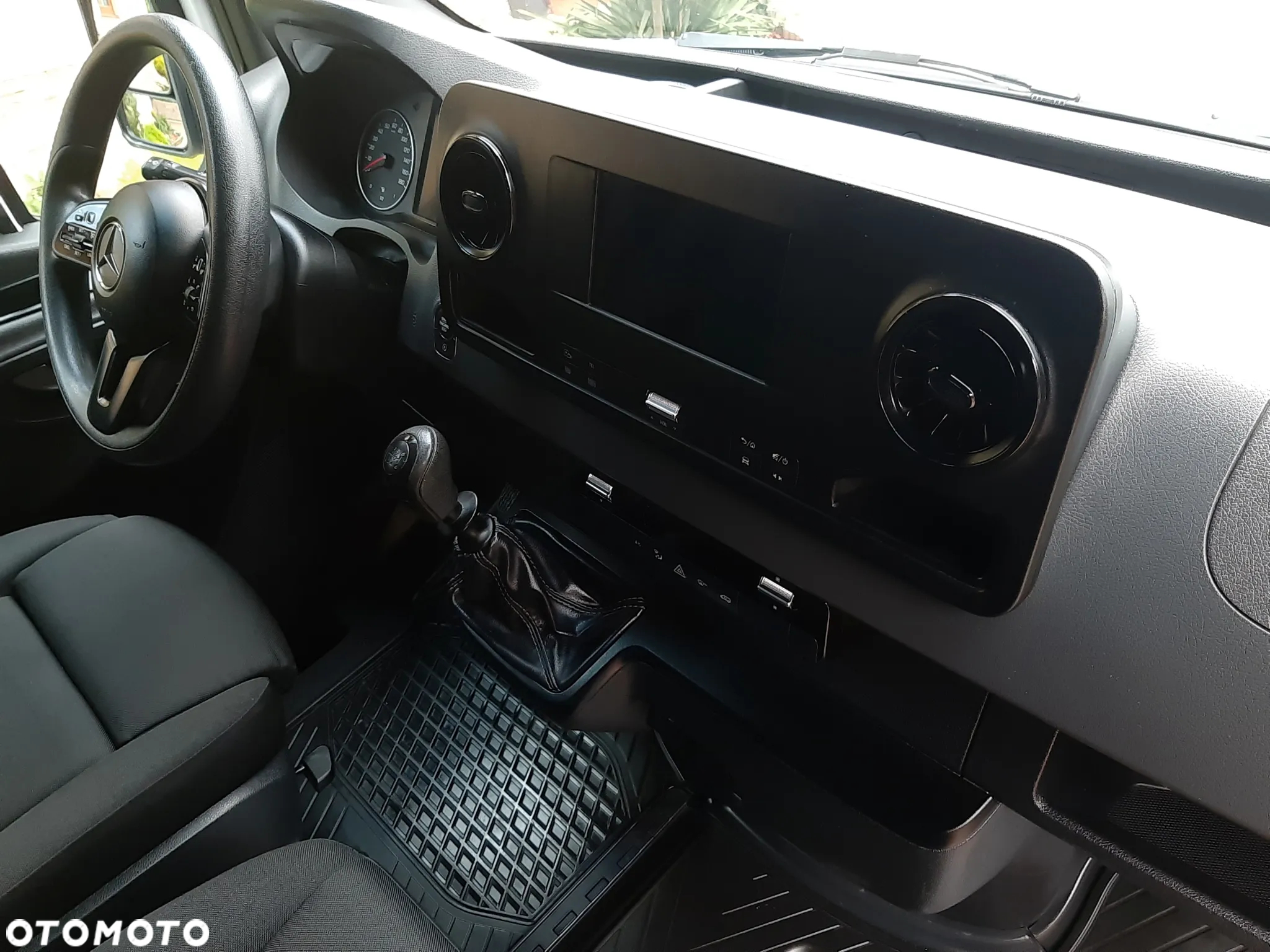 Mercedes-Benz Sprinter - 30