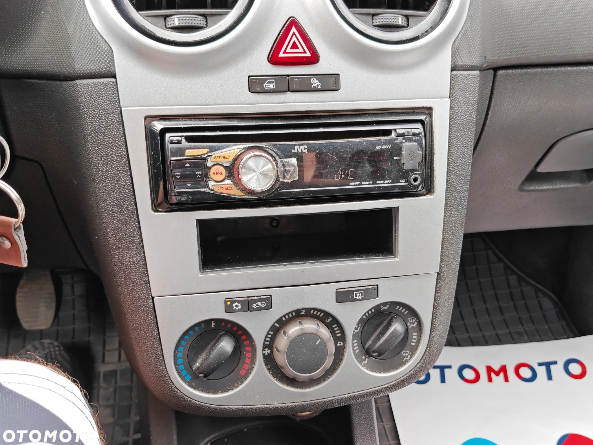 Opel Corsa 1.2 16V Cosmo - 23