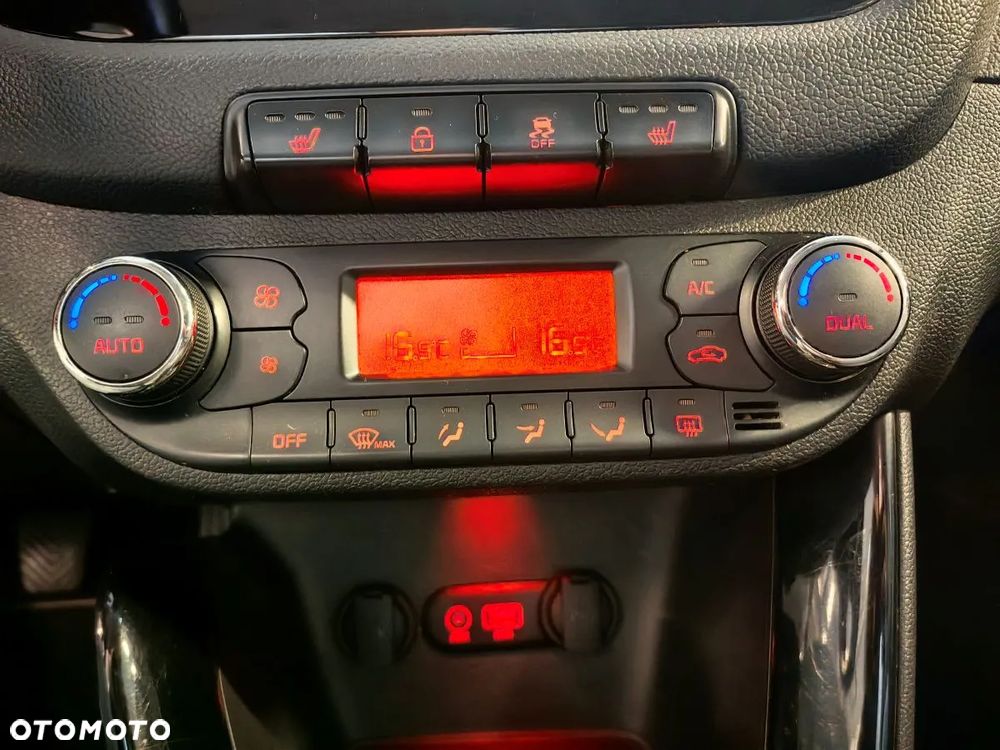Kia Ceed Cee'd 1.6 GDI L Business Line - 11