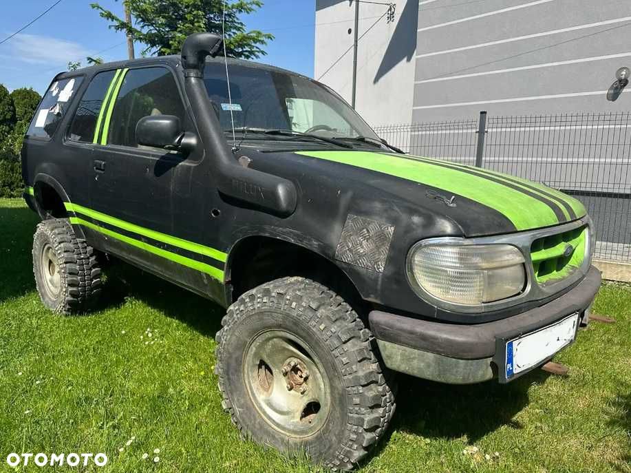 Ford Explorer - 1