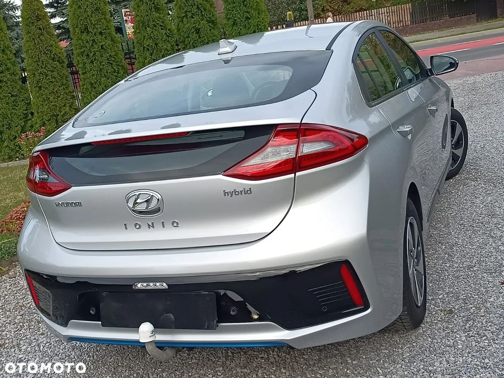 Hyundai IONIQ - 11