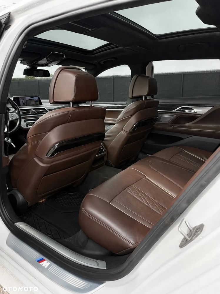 BMW Seria 7 750Li xDrive - 8