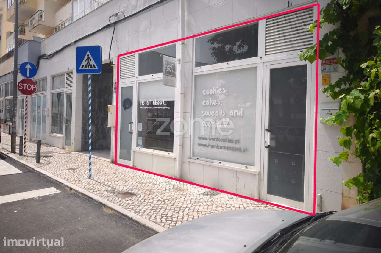 Loja com 102 m2, localizado na Cruz Quebrada – Dafundo - Lisboa - Grande imagem: 3/18