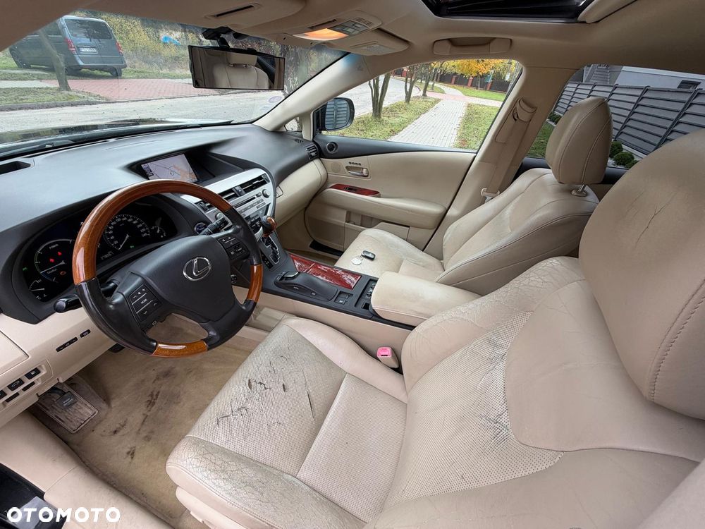 Lexus RX - 9