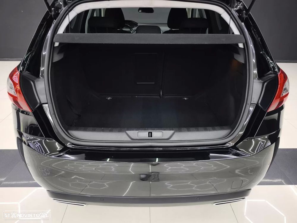 Peugeot 308 1.6 BlueHDi Allure J17 EAT6 — fotografia 16