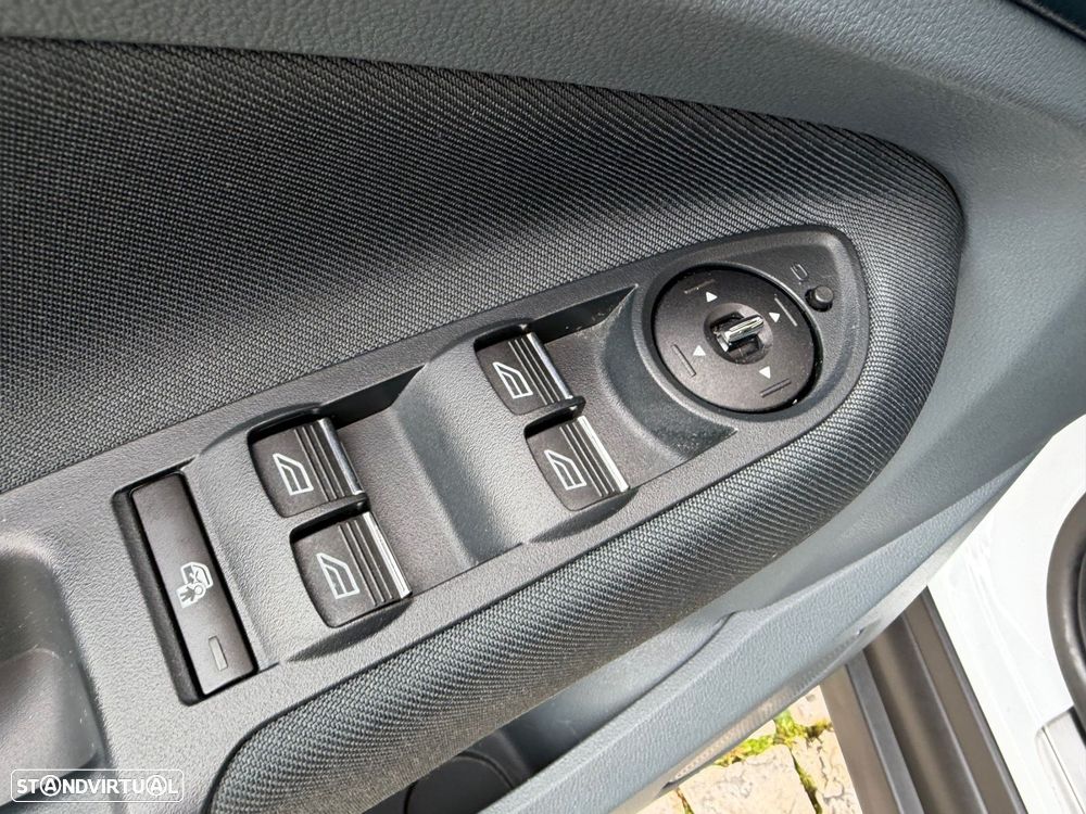 Ford C-Max 1.0 Ecoboost S&S Titanium - 30