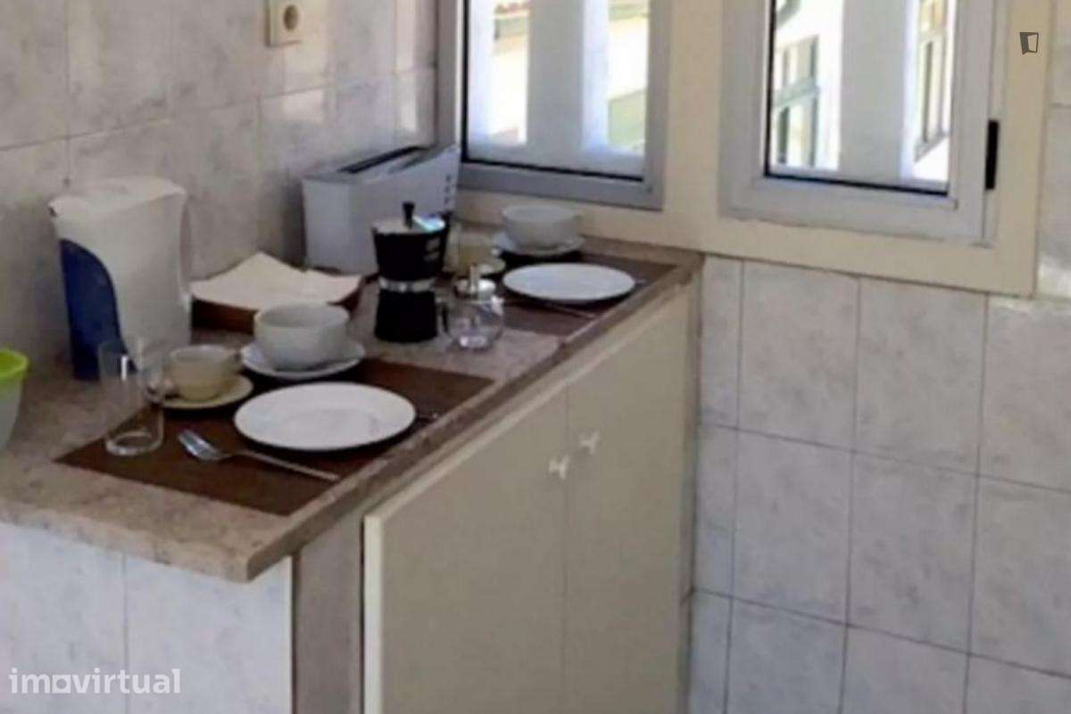 Apartamento com 2 quartos - localizado em Santa Marinha Porto - Grande imagem: 4/14