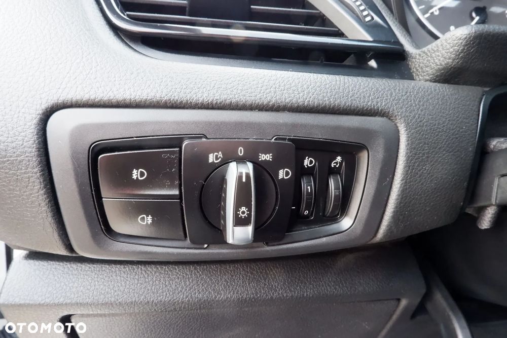 BMW Seria 2 216d Advantage - 14