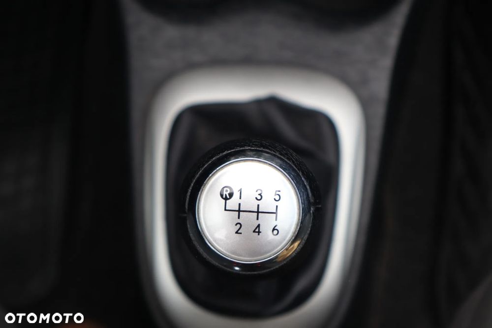 Toyota Yaris 1.33 Premium - 16
