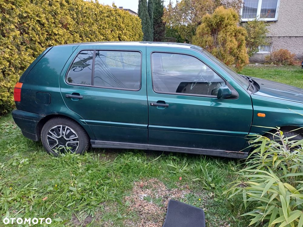 Volkswagen Golf 1.6 - 4