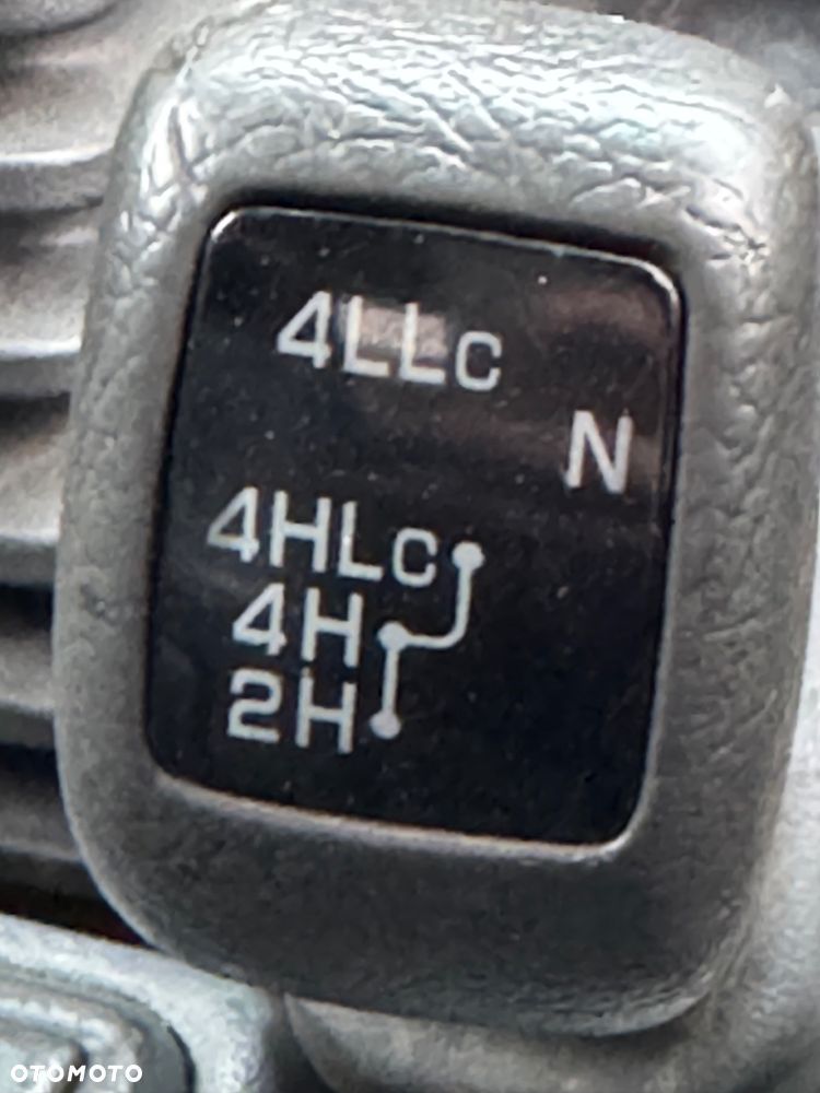 Mitsubishi Pajero - 14