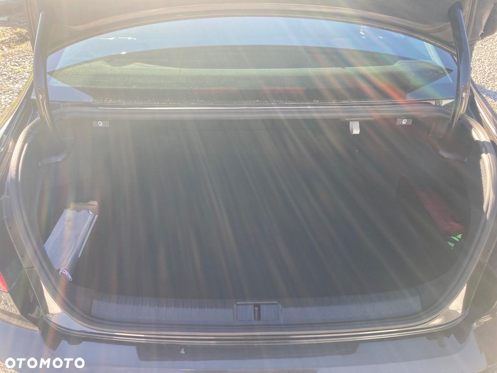 Volkswagen Passat 2.0 TDI SCR Comfortline DSG - 14