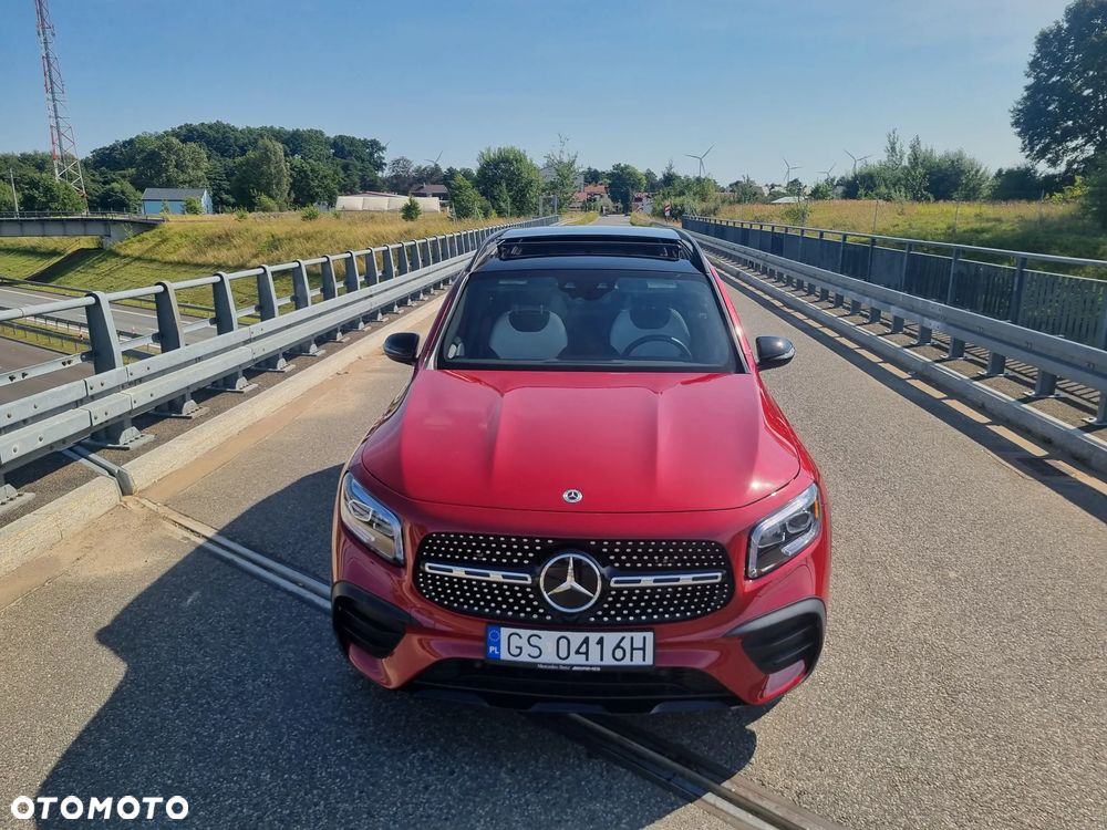 Mercedes-Benz GLB 250 4-Matic AMG Line 8G-DCT - 2