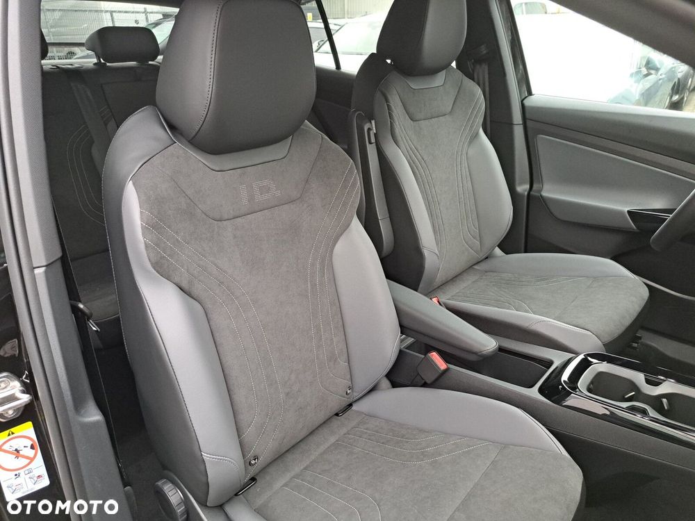 Volkswagen ID.5 52kWh Pure - 13