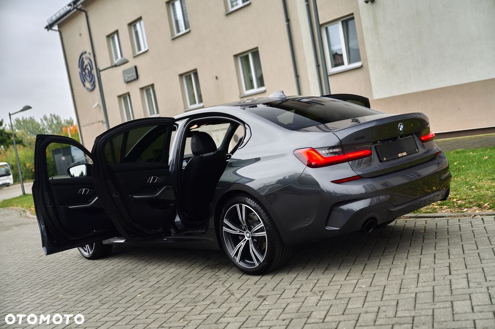 BMW Seria 3 320d xDrive M Sport Shadow - 25