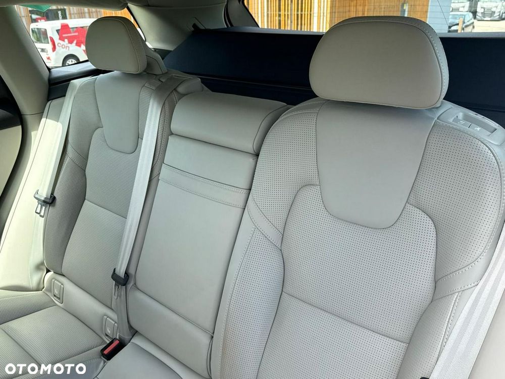 Volvo XC 60 B5 D AWD Geartronic Inscription - 28