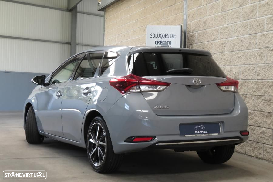 Toyota Auris 1.4 D-4D Com. +P.Sport+Navi - 4