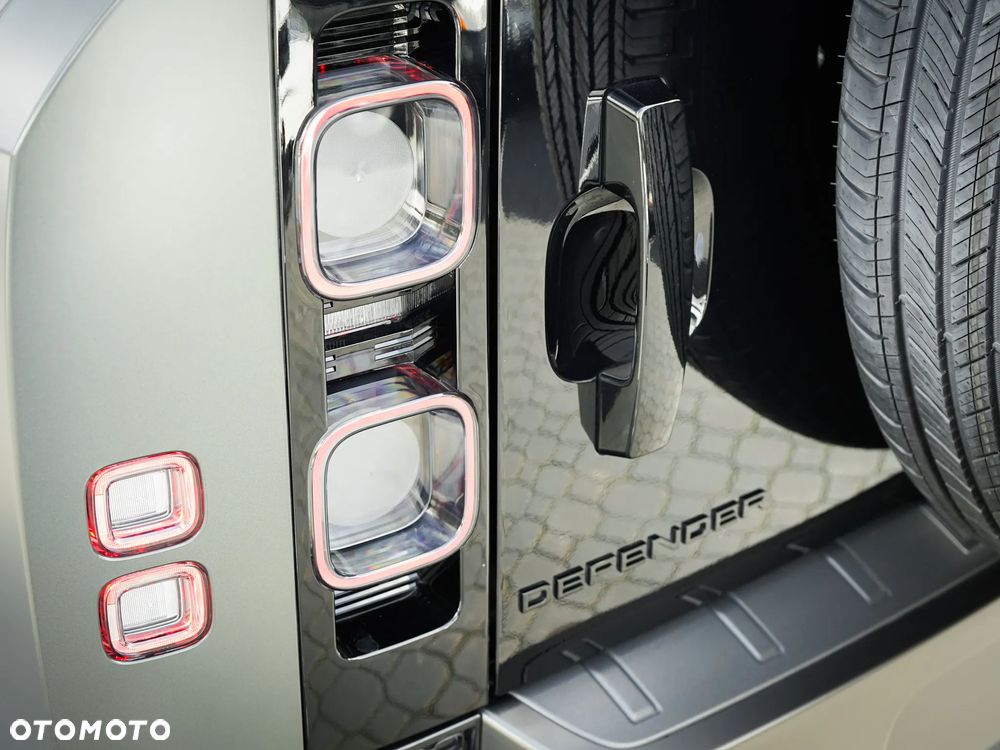 Land Rover Defender 110 4.4 P635 V8 mHEV Octa Edition One - 9