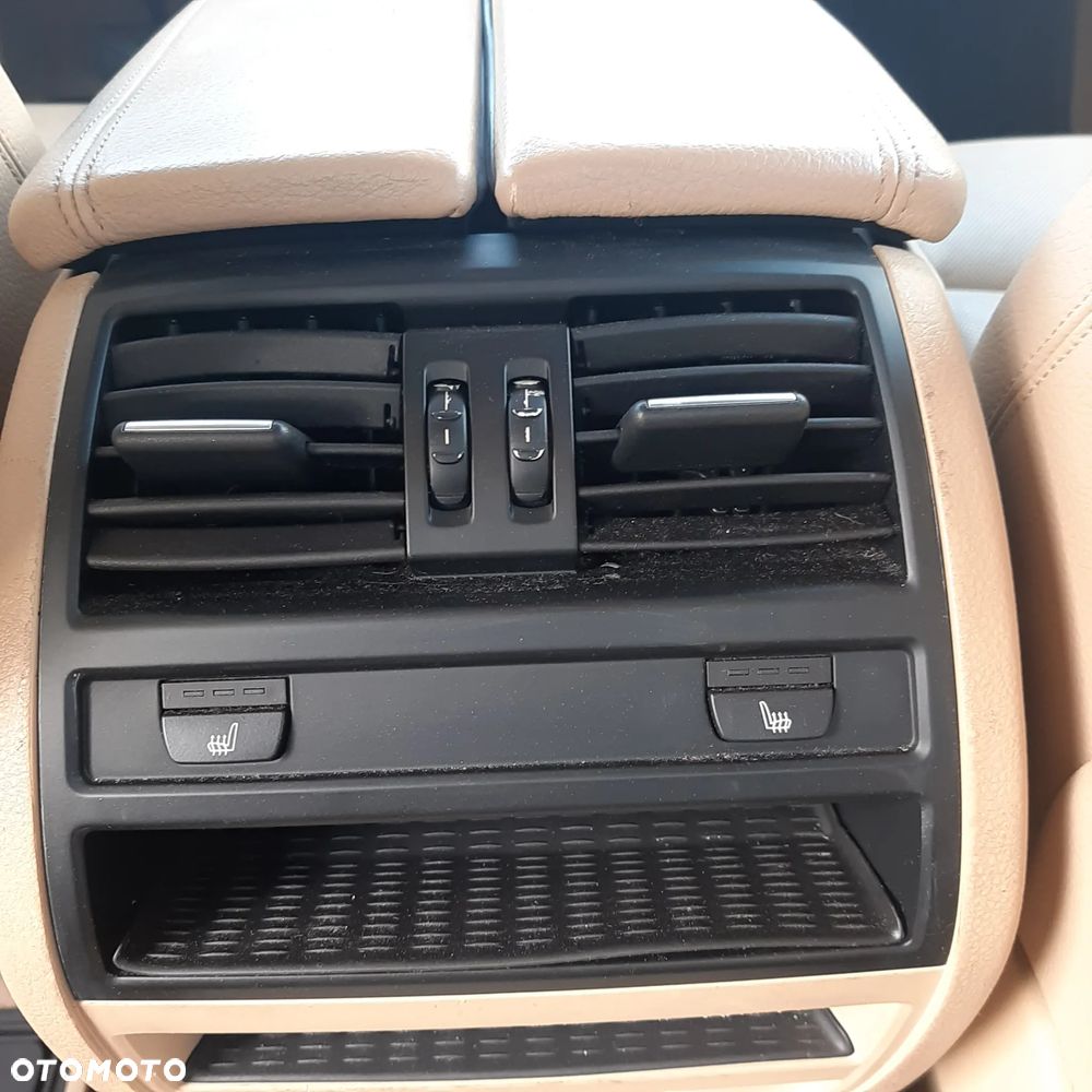 BMW Seria 5 528i xDrive - 27