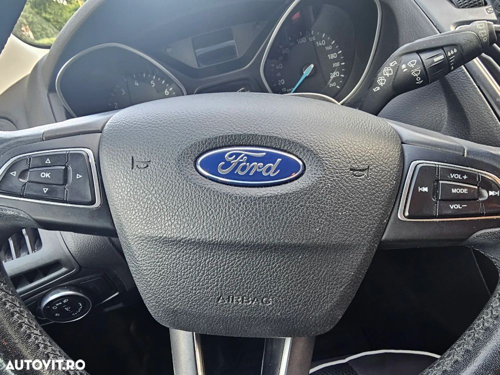 Ford Focus 1.0 EcoBoost Trend - 24