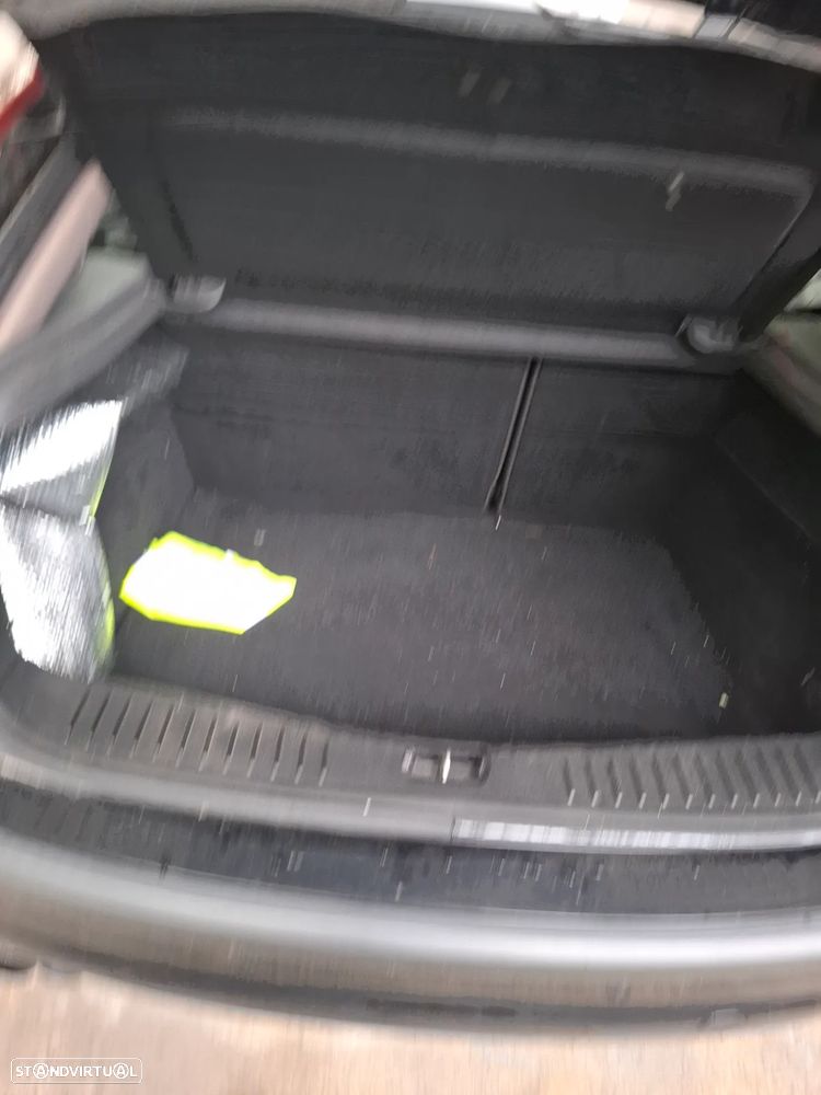 Ford Focus 1.4 16V Sport - 7