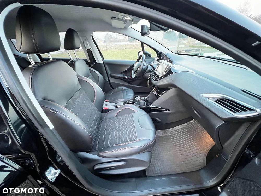 Peugeot 2008 BlueHDi 120 EAT6 Black Edition - 14