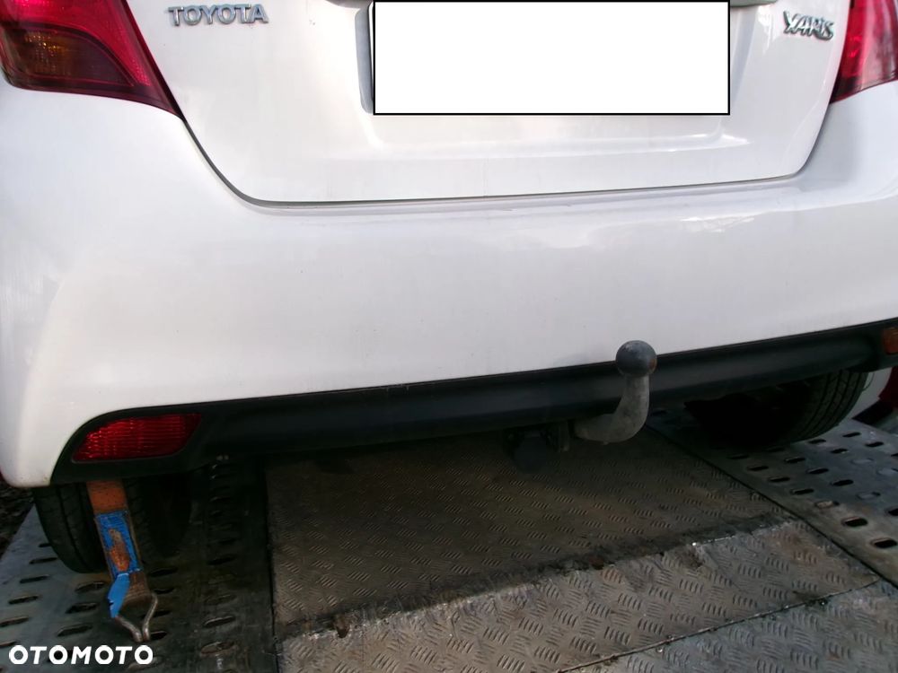 ZDERZAK TYŁ TOYOTA YARIS III  14-17  040 - 3