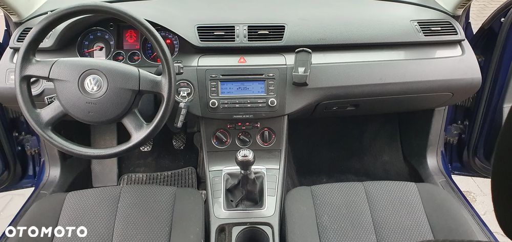 Volkswagen Passat - 13