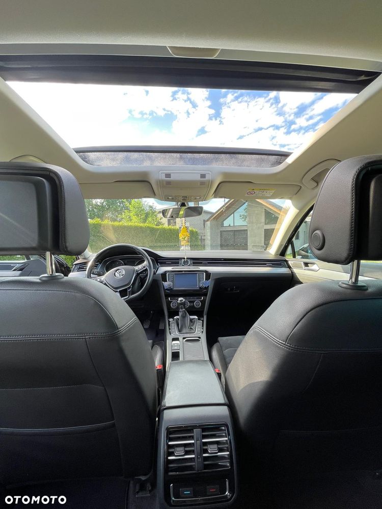 Volkswagen Passat 2.0 TDI (BlueMotion Technology) Highline - 22