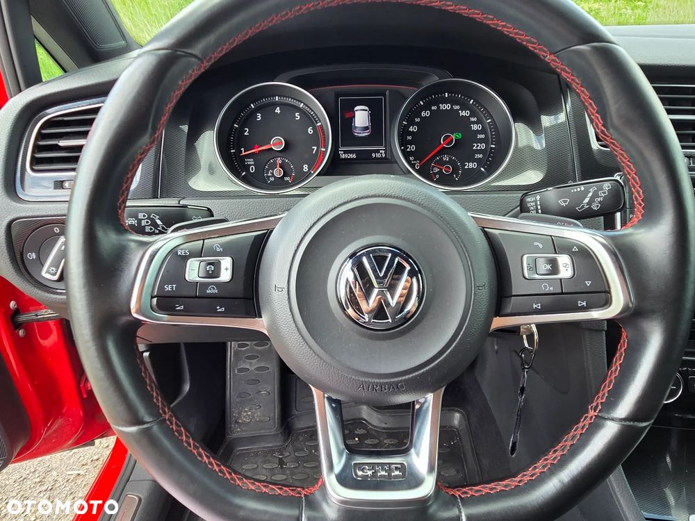 Volkswagen Golf GTI (BlueMotion Technology) DSG - 24