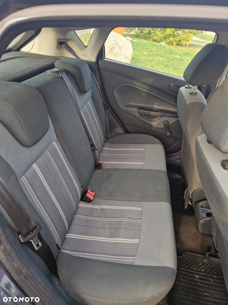 Ford Fiesta - 9