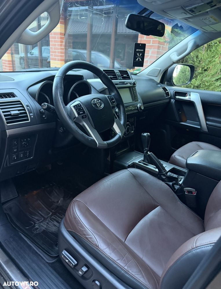 Toyota Land Cruiser 2.8l Turbo D-4D Aut. Luxury - 6