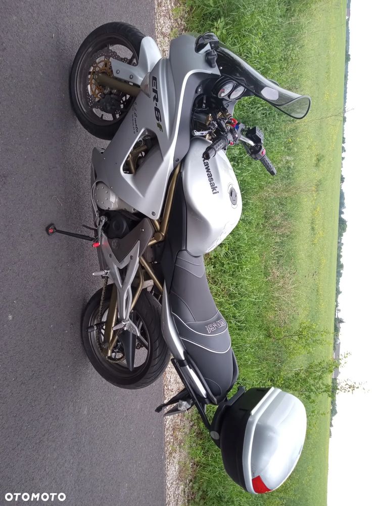 Kawasaki ER - 7