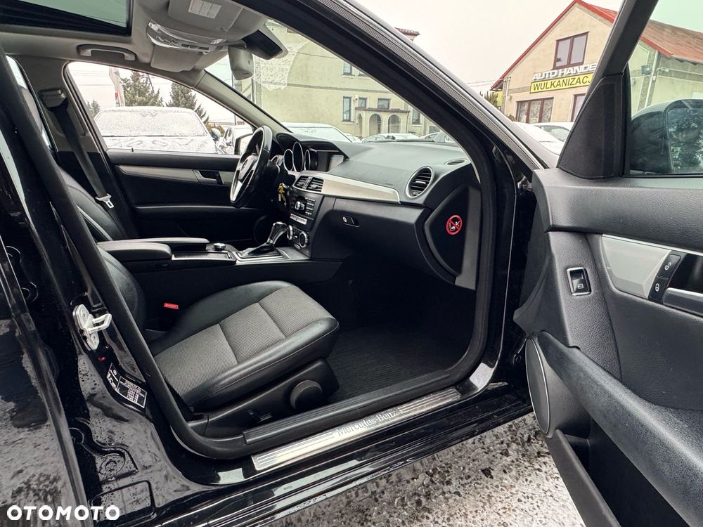 Mercedes-Benz Klasa C 220 T CDI DPF Automatik BlueEFFICIENCY Avantgarde - 29