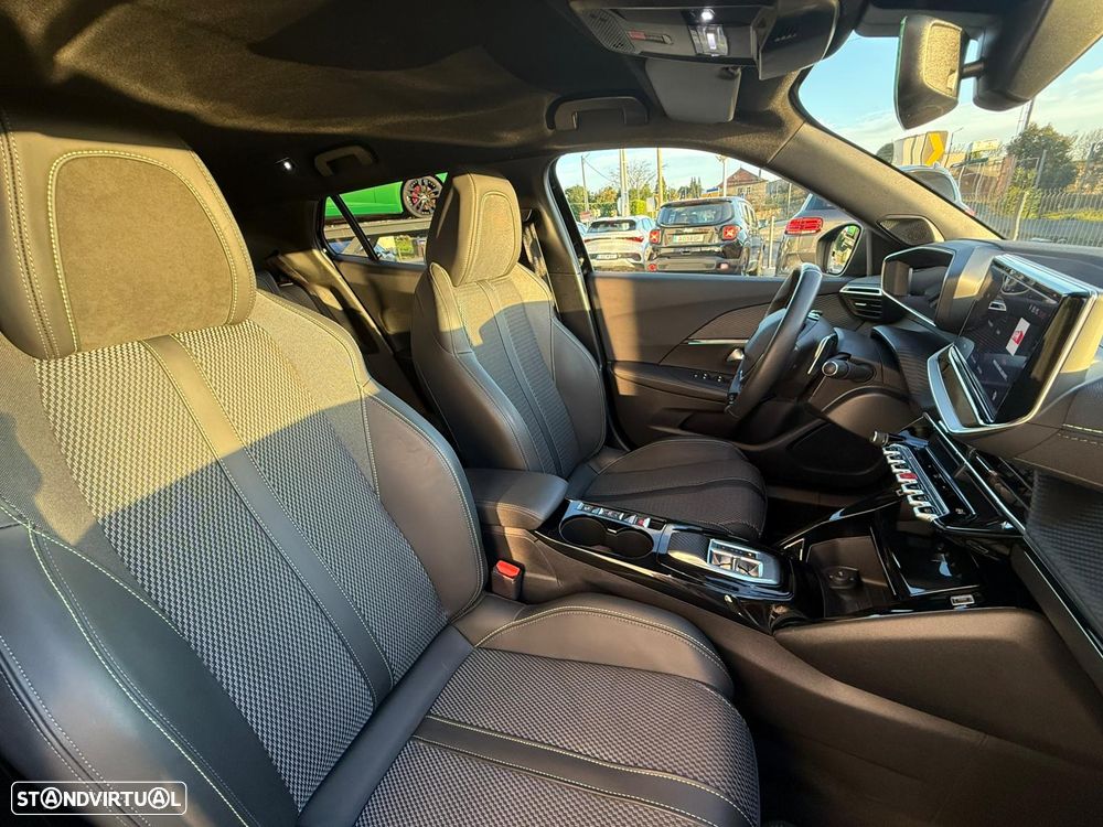 Peugeot 2008 1.2 PureTech GT Pack EAT8 - 14