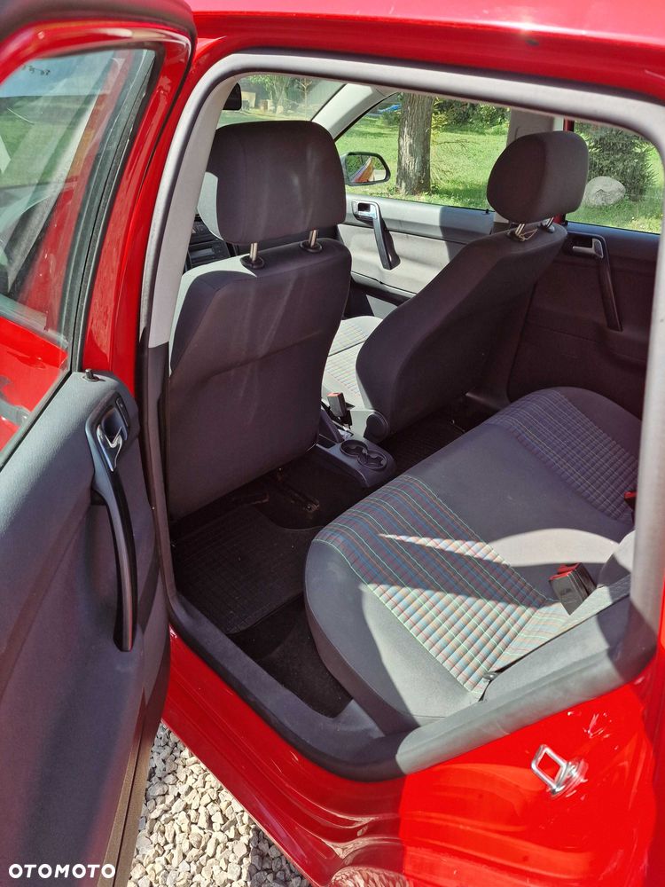 Volkswagen Polo - 8