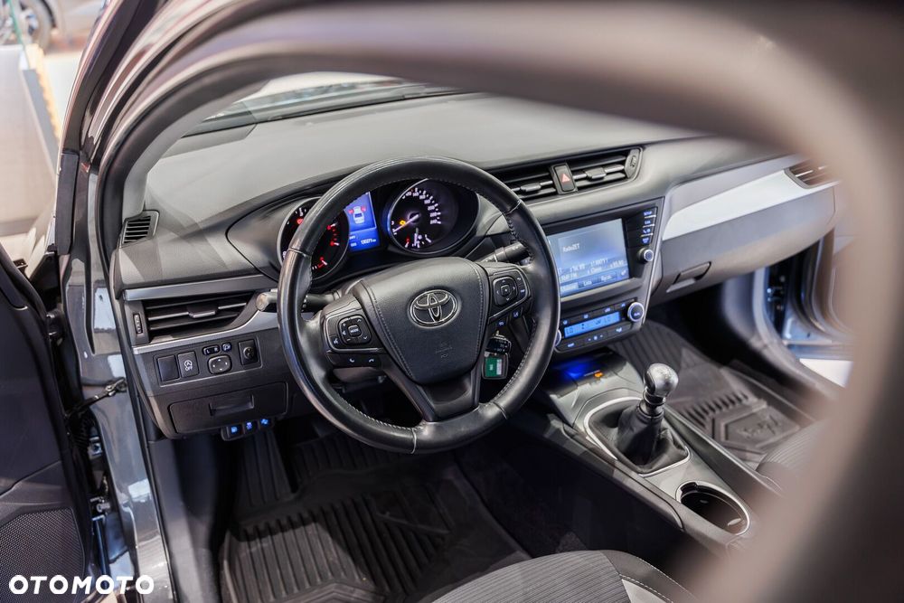 Toyota Avensis 2.0 D-4D Premium - 30