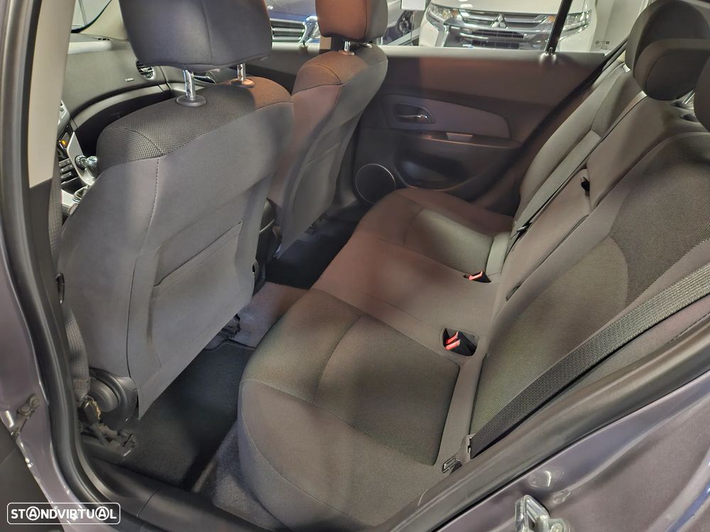Chevrolet Cruze 1.6 LT - 13