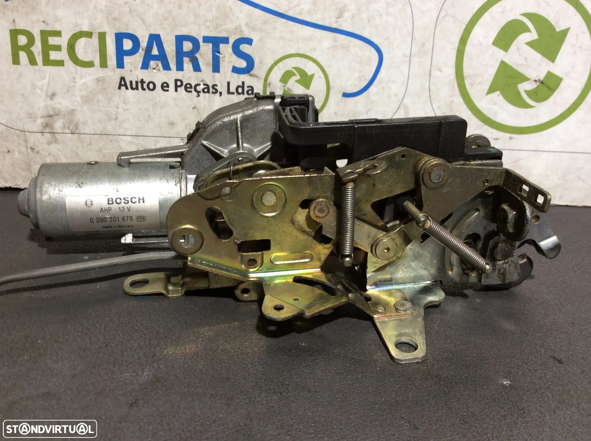 Fecho da Mala Mercedes E 320 CDi 197cv W210 ano 1996 a 2003  A2107400530 - 2