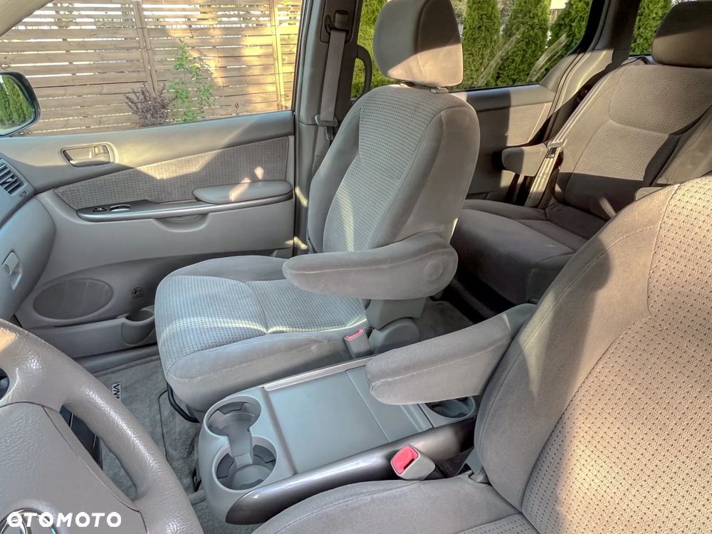 Toyota Sienna - 33