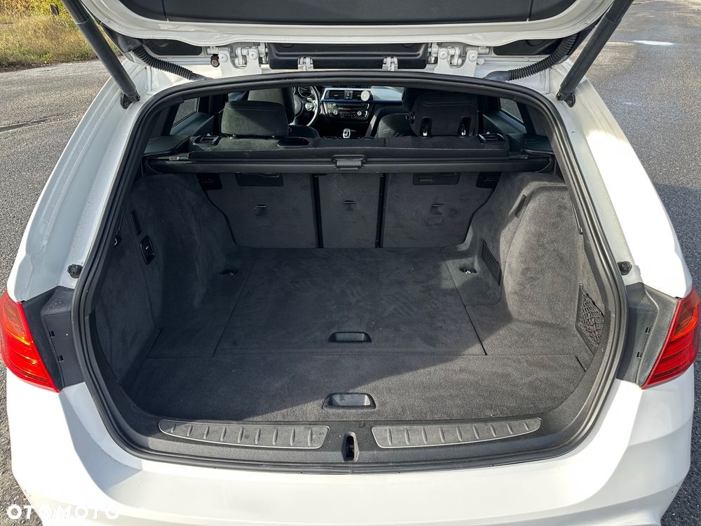 BMW Seria 3 320d Touring Sport-Aut - 23